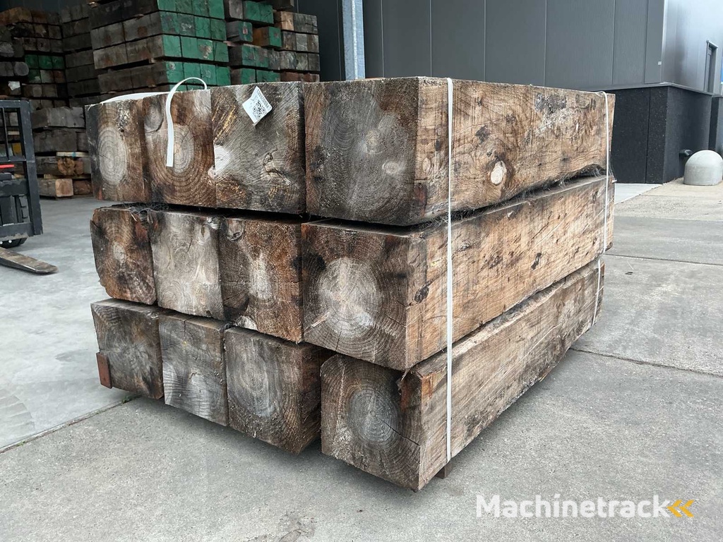 Radiata Pine 1500x300x300 Bouwhout