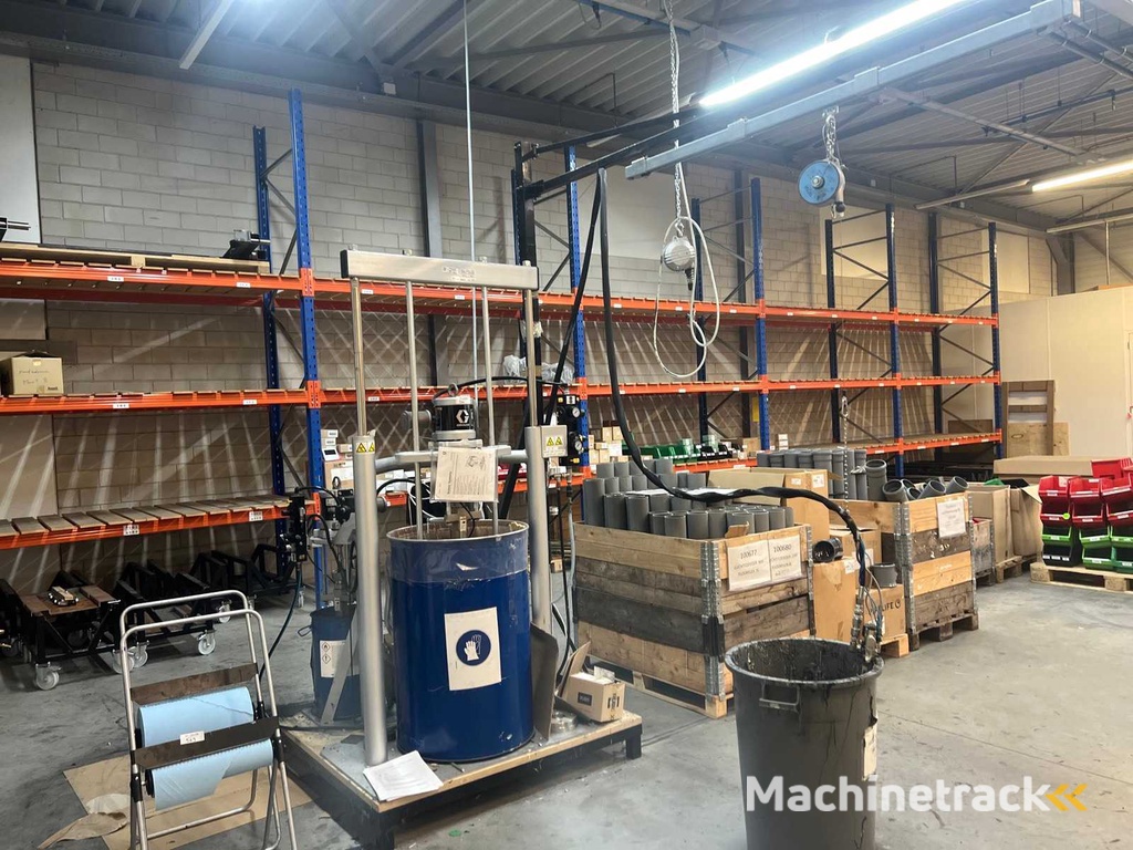 pneumatische vatpompinstallatie voor viskeuze vloeistoffen