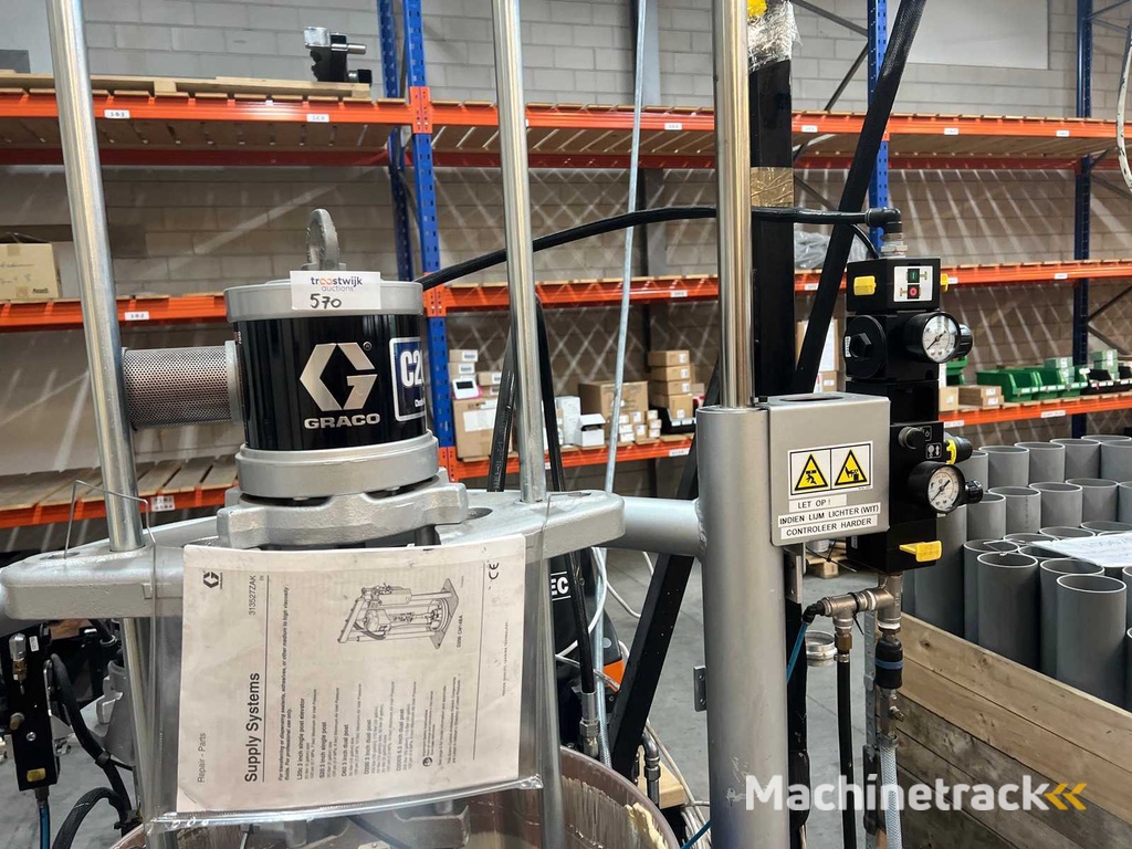 pneumatische vatpompinstallatie voor viskeuze vloeistoffen