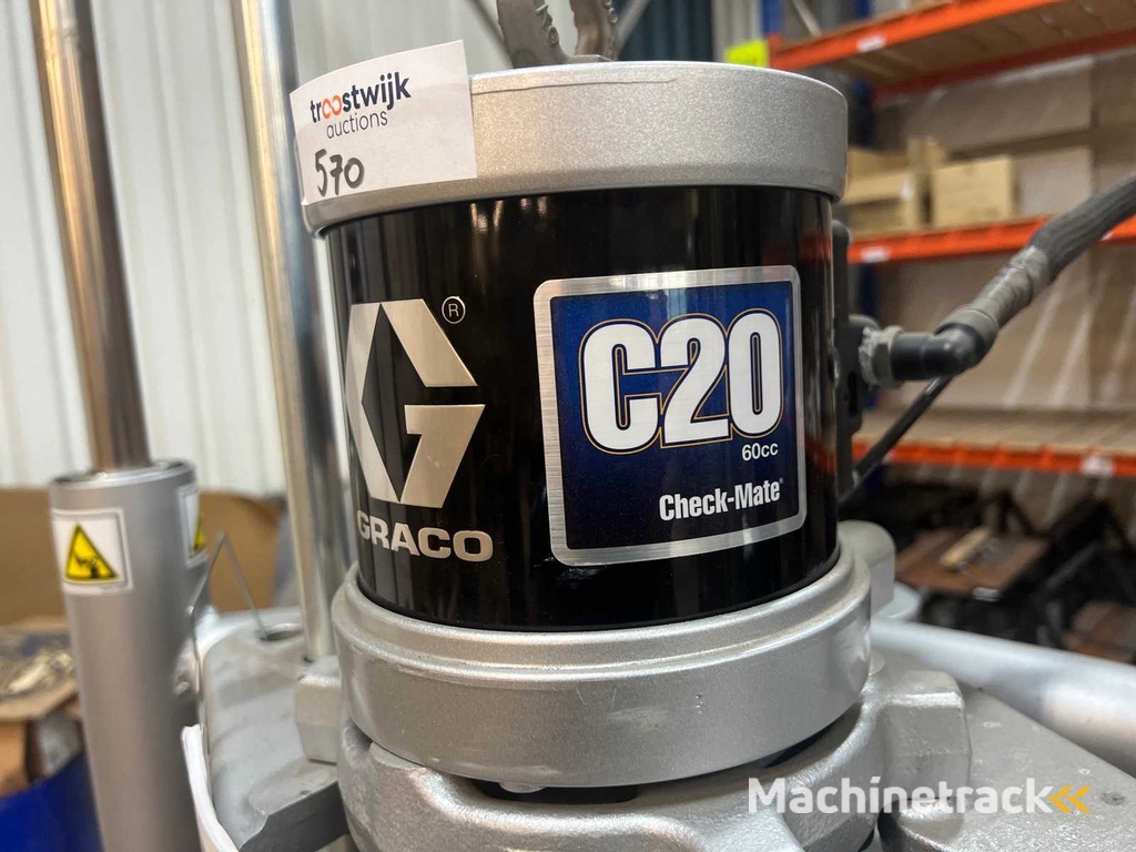 pneumatische vatpompinstallatie voor viskeuze vloeistoffen