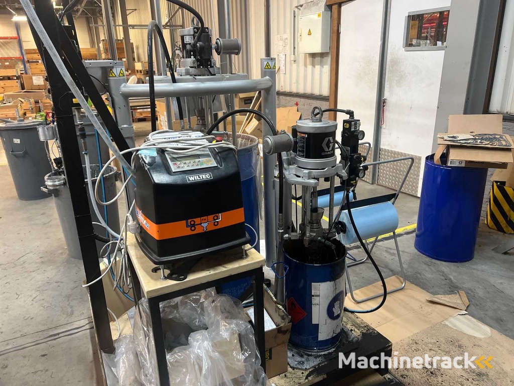 pneumatische vatpompinstallatie voor viskeuze vloeistoffen