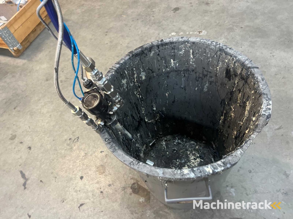 pneumatische vatpompinstallatie voor viskeuze vloeistoffen