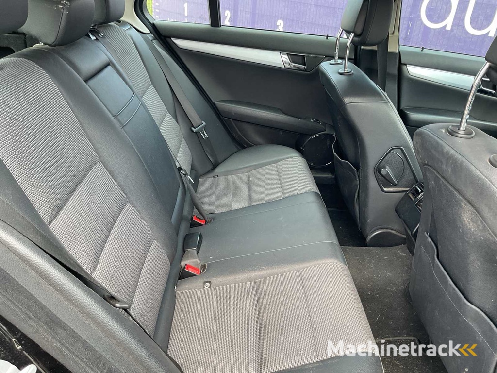 2011 - Mercedes-Benz - C-Class Estate - 180 CGI BE. BnsCl.Av. - Car