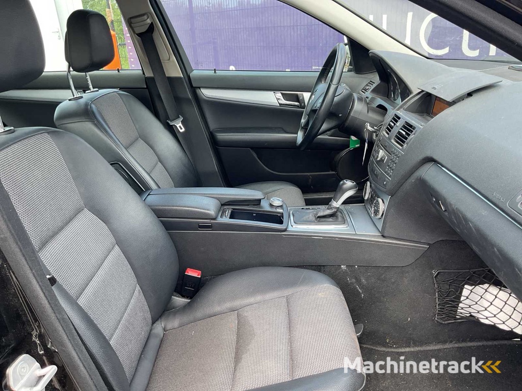 2011 - Mercedes-Benz - C-Class Estate - 180 CGI BE. BnsCl.Av. - Car