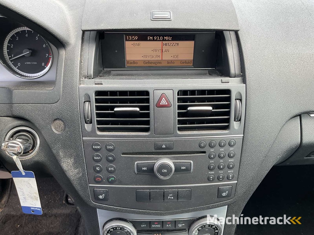 2011 - Mercedes-Benz - C-Class Estate - 180 CGI BE. BnsCl.Av. - Car