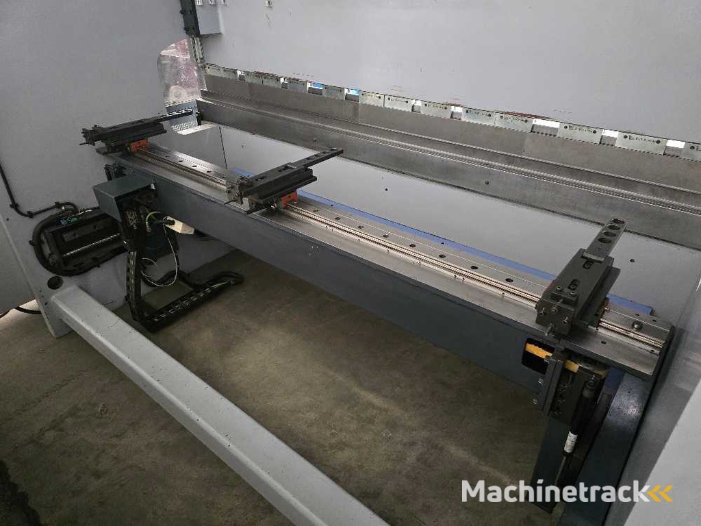 SMD - 2004 - PBH 160 3100 4C - CNC-kantbank