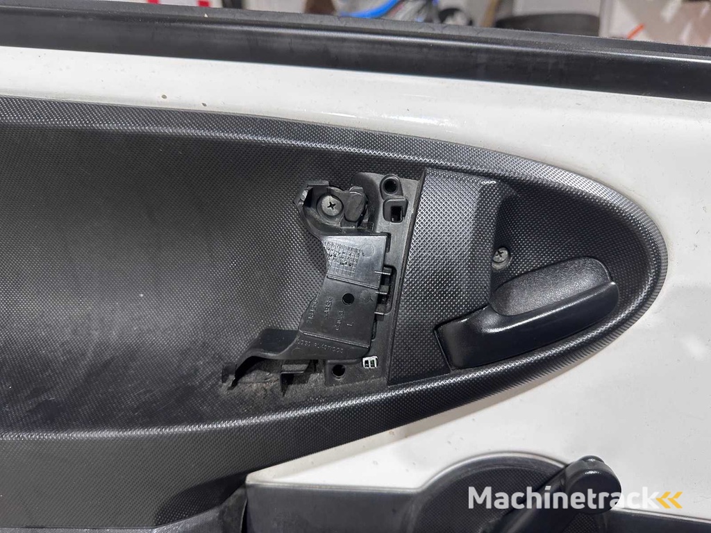 Peugeot - 107 - 1.0 Access Accent - 92-XHN-2