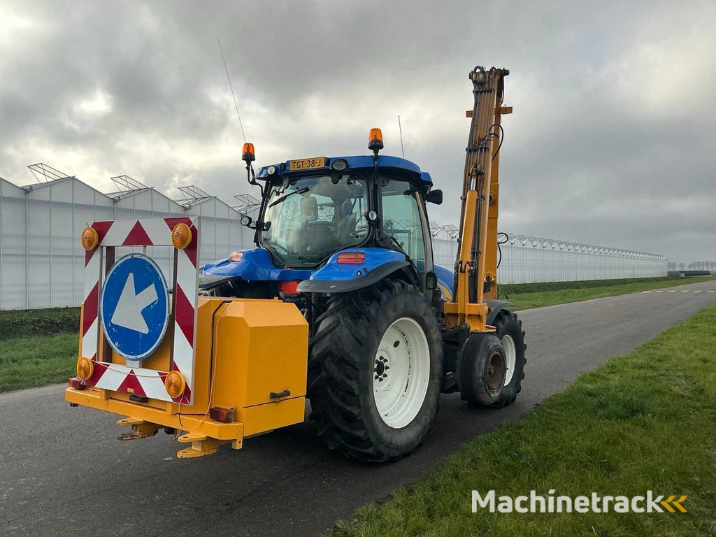 2011 New Holland T6070 Vierwielaangedreven landbouwtractor met Hemos maaiarm