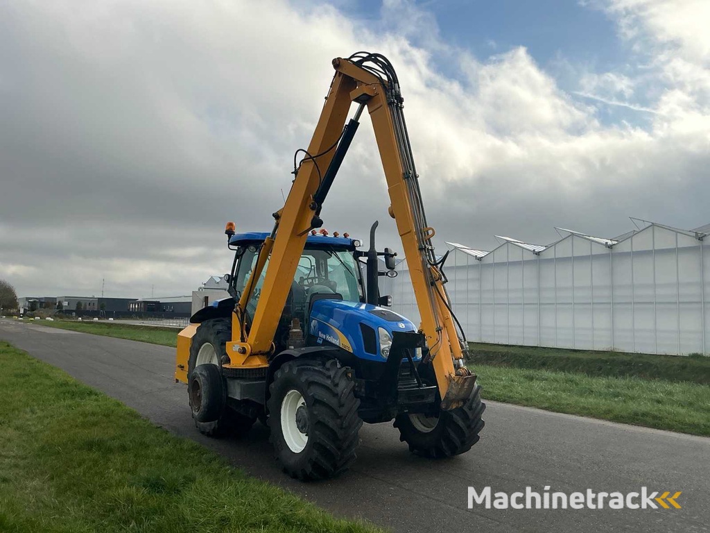 2011 New Holland T6070 Vierwielaangedreven landbouwtractor met Hemos maaiarm