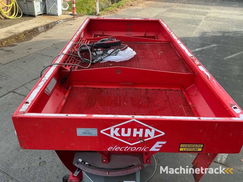 1998 Kuhn ALPHA 1141 Kunstmeststrooier