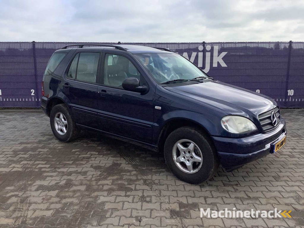 1998 - Mercedes-Benz - M-class - 230 - Passenger car