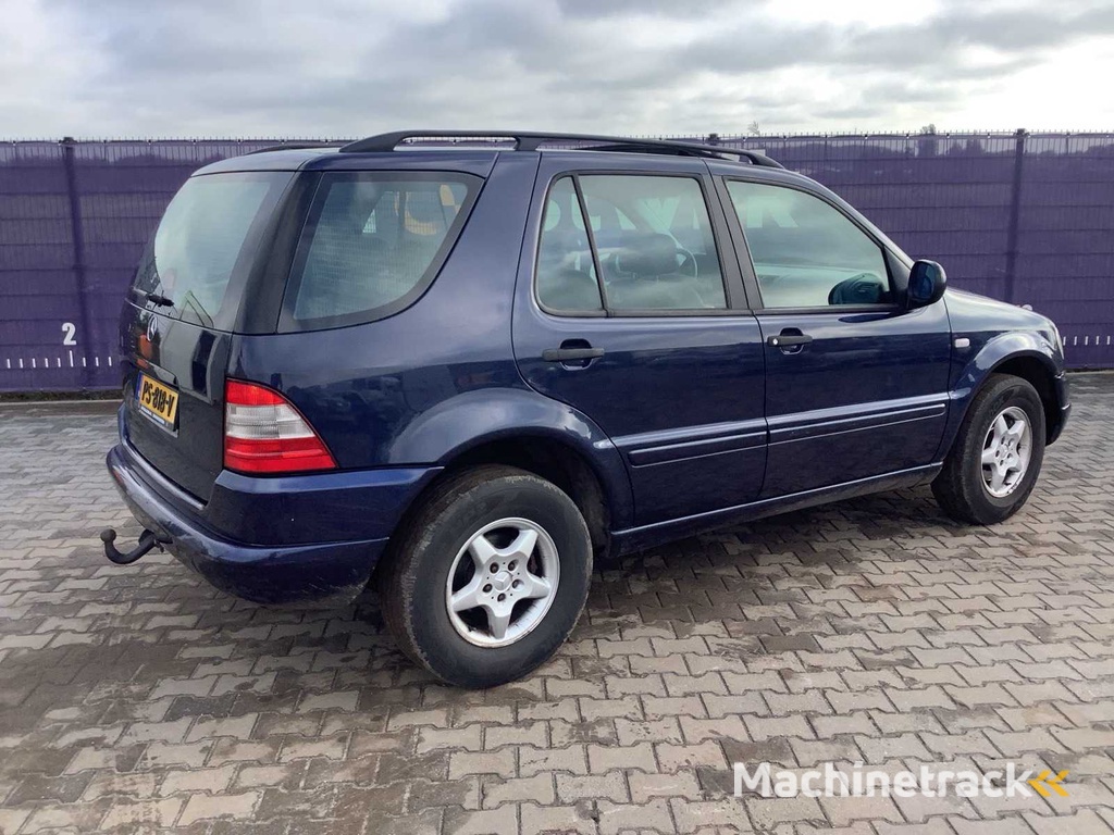 1998 - Mercedes-Benz - M-class - 230 - Passenger car