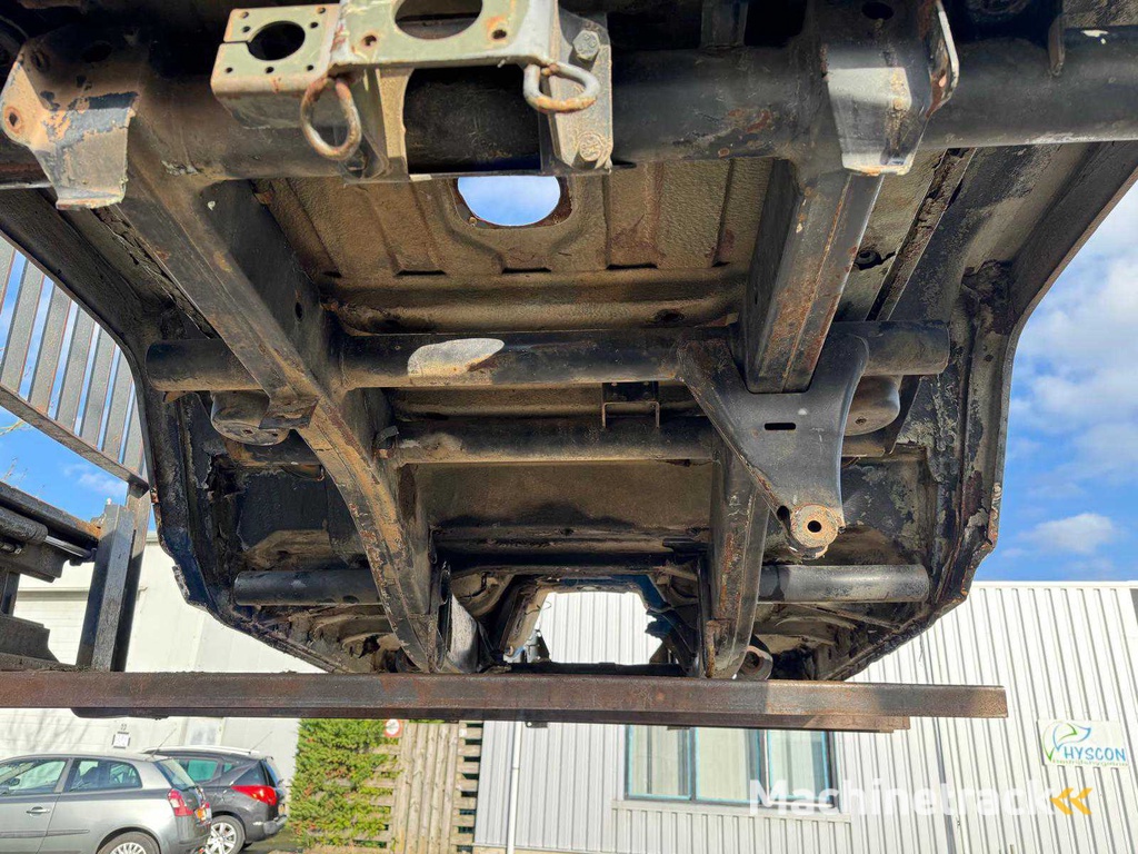 Mercedes Benz G-klasse / Peugeot P4 chassis (2x) + carrosserie