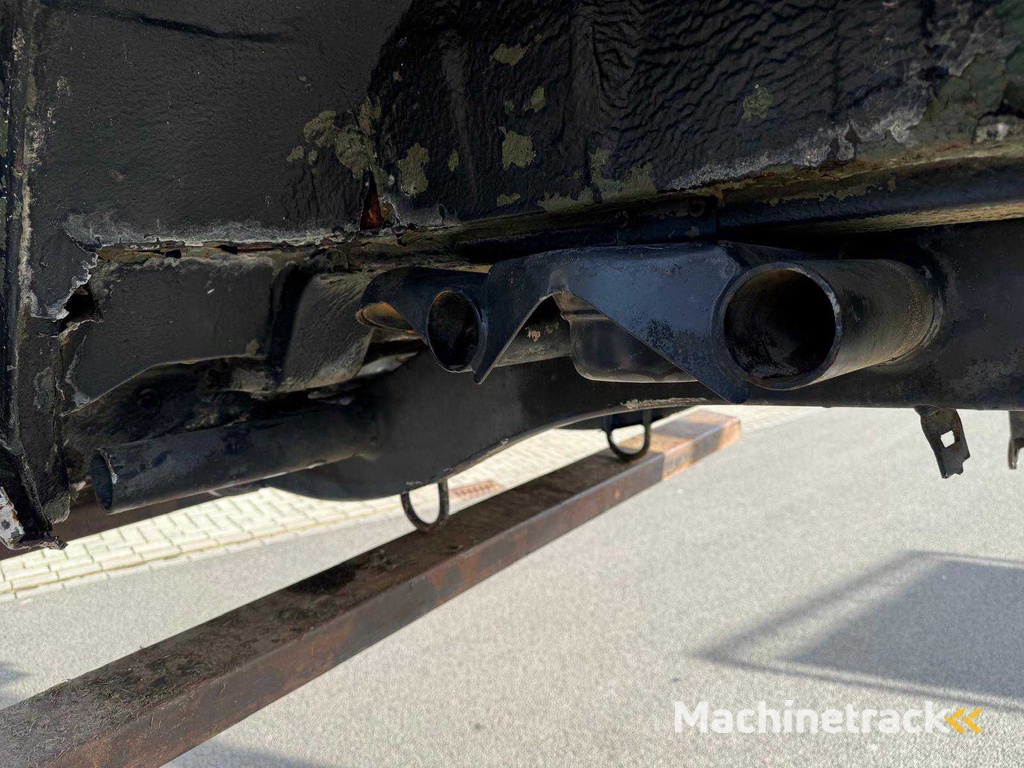 Mercedes Benz G-klasse / Peugeot P4 chassis (2x) + carrosserie