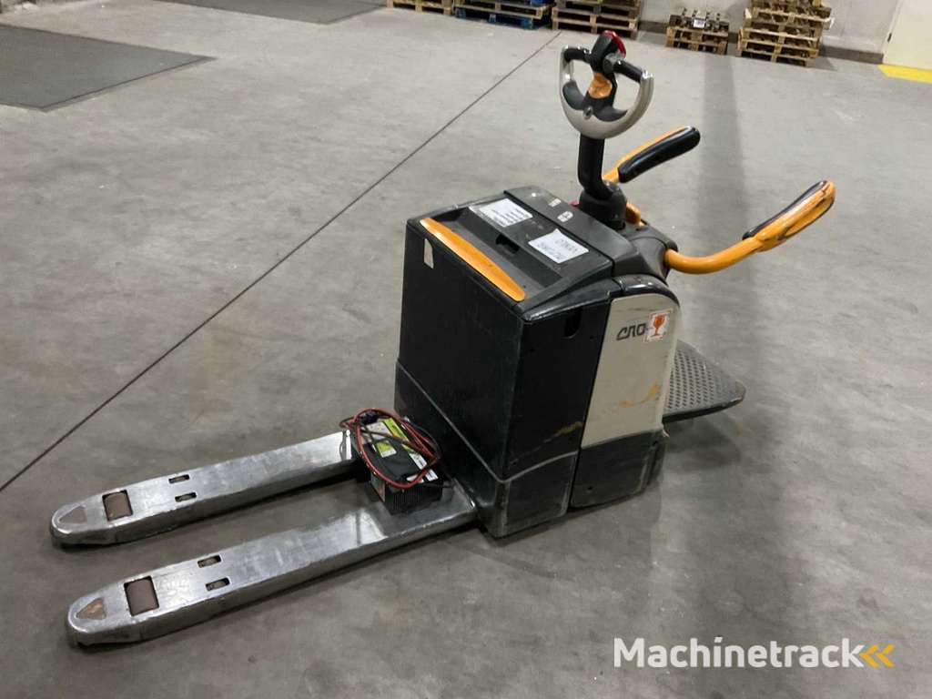 2011 Crown WT3040 Elektrische palletwagen