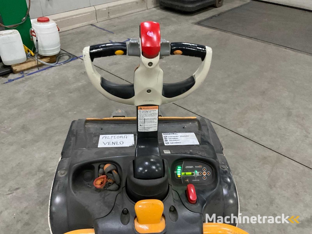 2011 Crown WT3040 Elektrische palletwagen