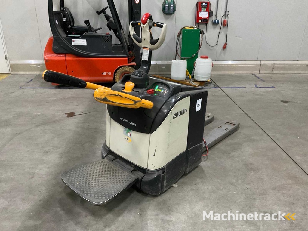 2011 Crown WT3040 Elektrische palletwagen