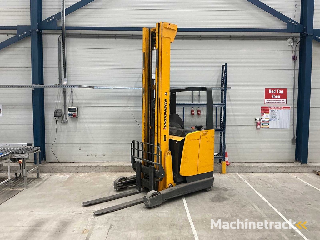 Jungheinrich - Reach truck
