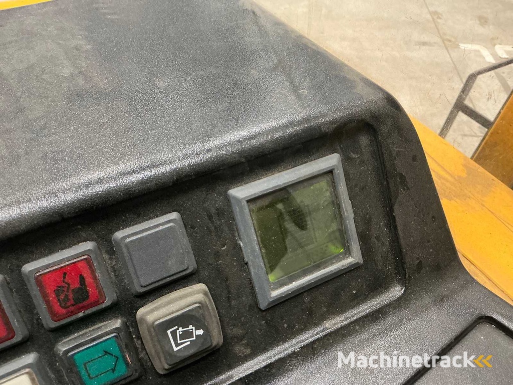 Jungheinrich - Reach truck