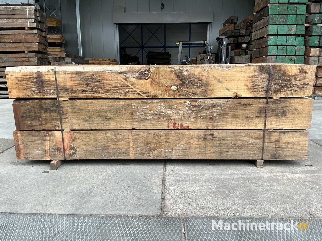 Radiata Pine 3000x350x300 Bouwhout