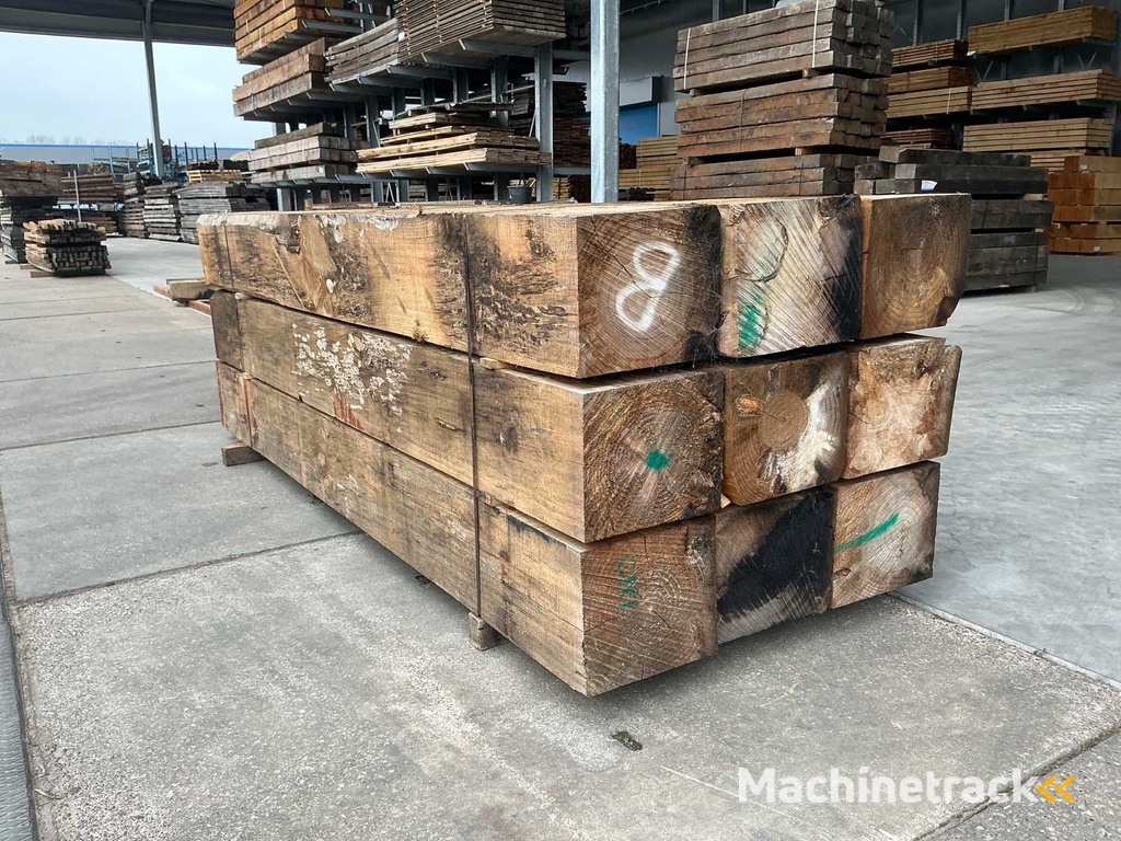 Radiata Pine 3000x350x300 Bouwhout