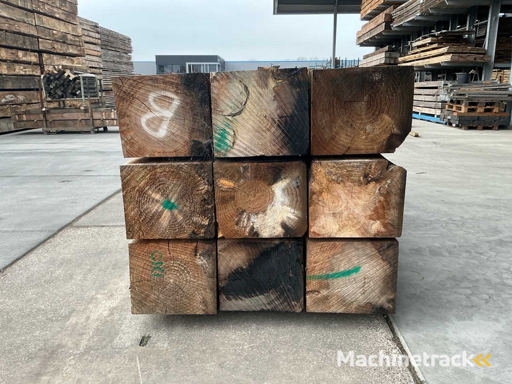 Radiata Pine 3000x350x300 Bouwhout