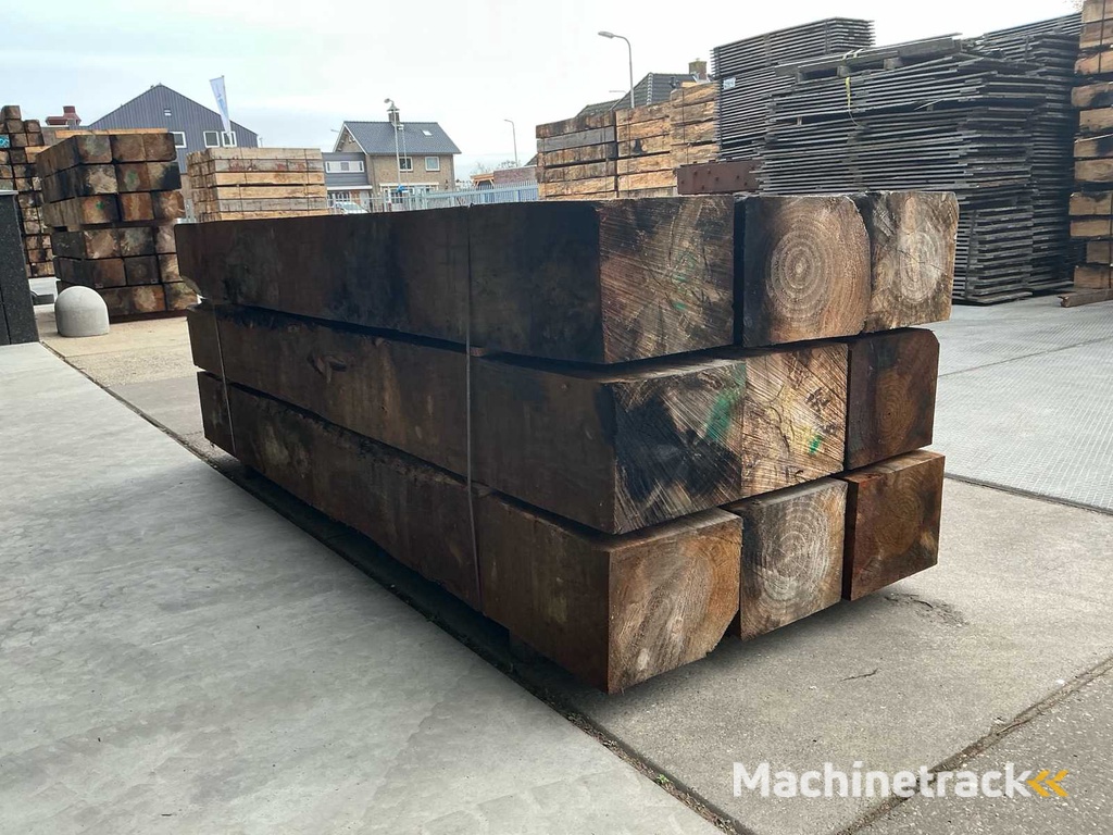 Radiata Pine 3000x350x300 Bouwhout