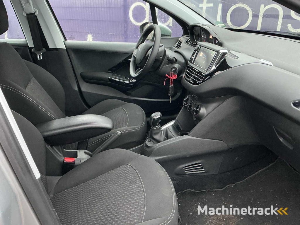 2017 - Peugeot - 208 - 1.2 PT Blue Lease - Personenauto