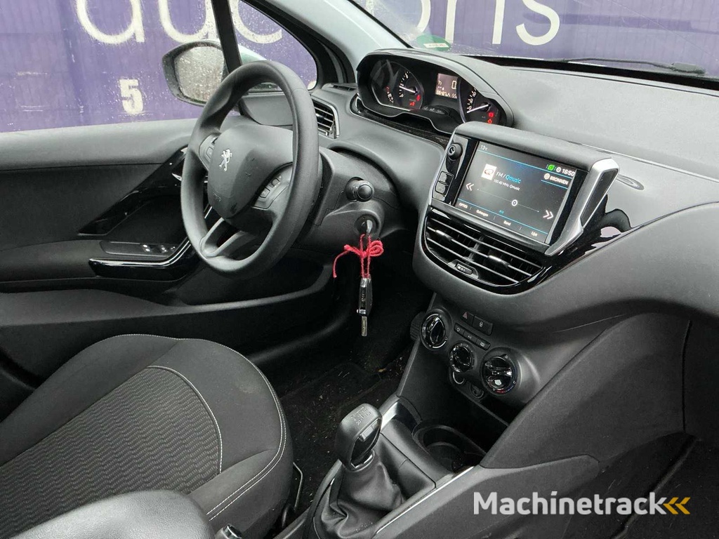 2017 - Peugeot - 208 - 1.2 PT Blue Lease - Personenauto