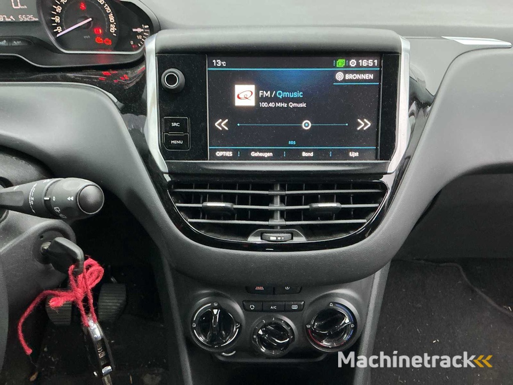 2017 - Peugeot - 208 - 1.2 PT Blue Lease - Personenauto