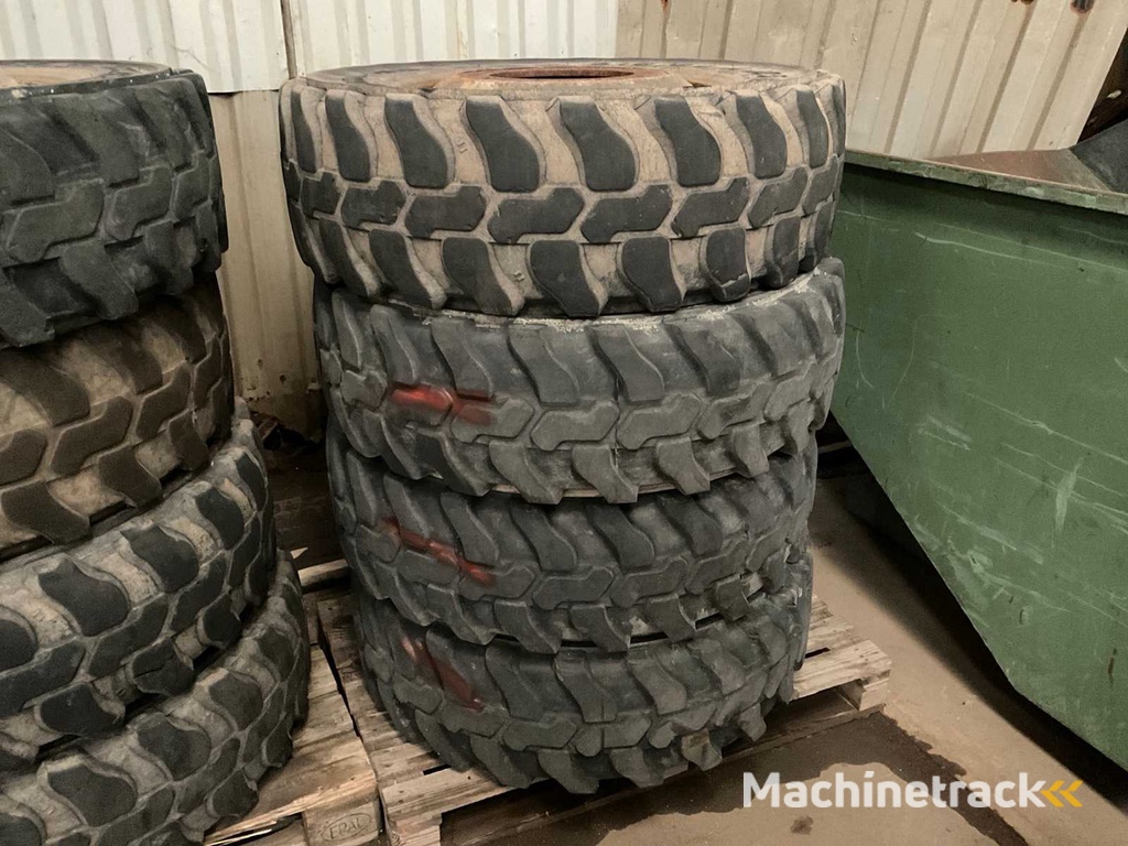 Reifen für Mobilbagger (4x)