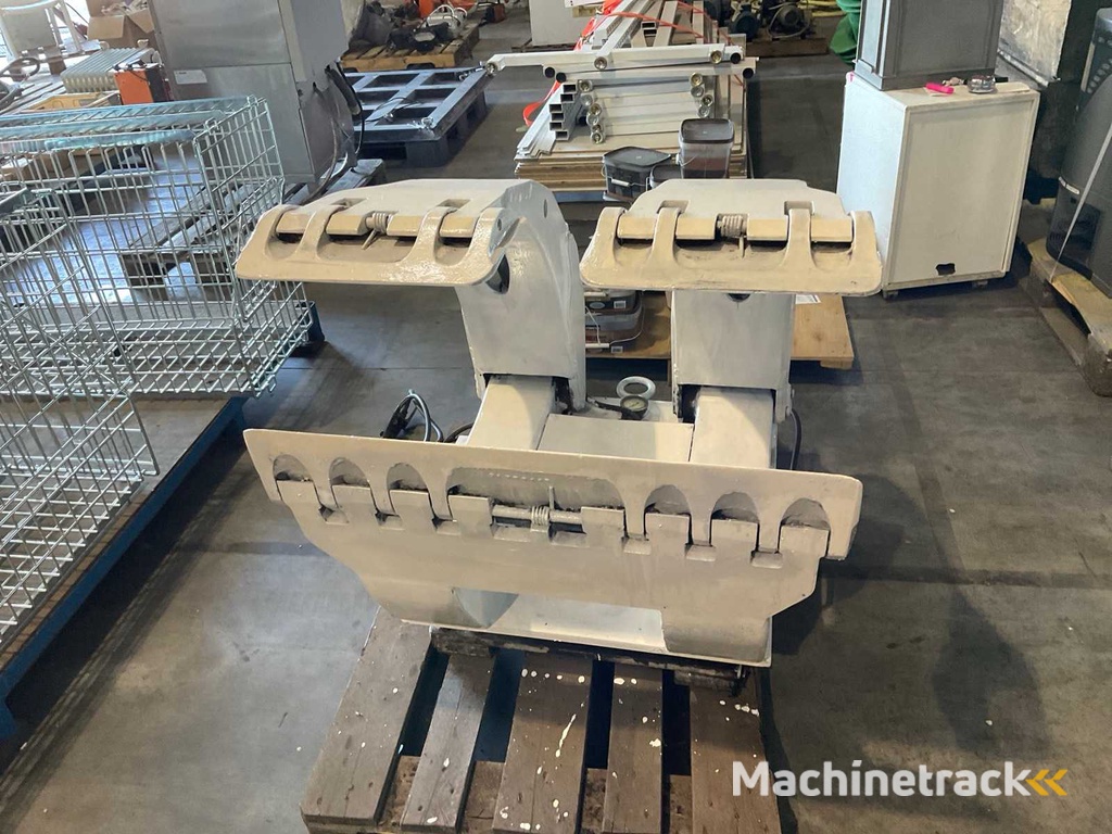 Clamp 360 degrees rotatable