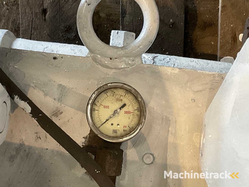 Clamp 360 degrees rotatable