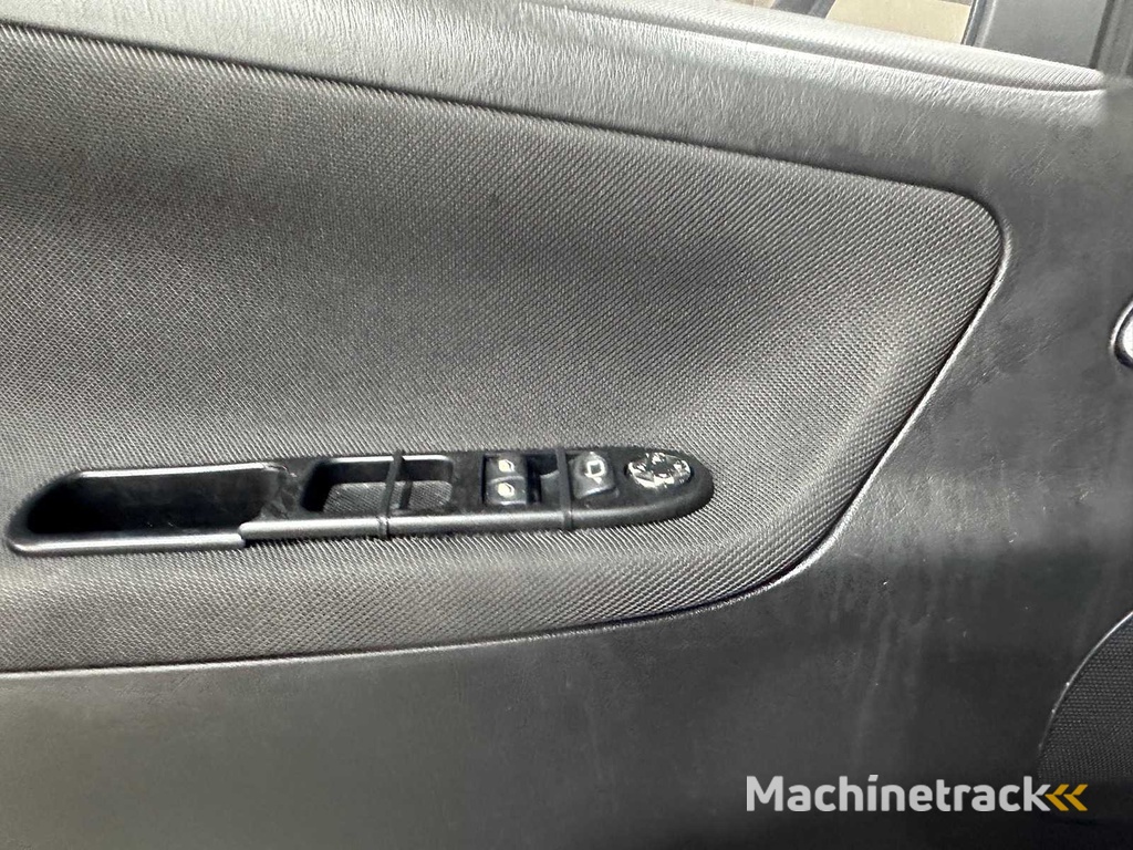 Peugeot - 207 CC - 1.6 VTi - R-814-JZ