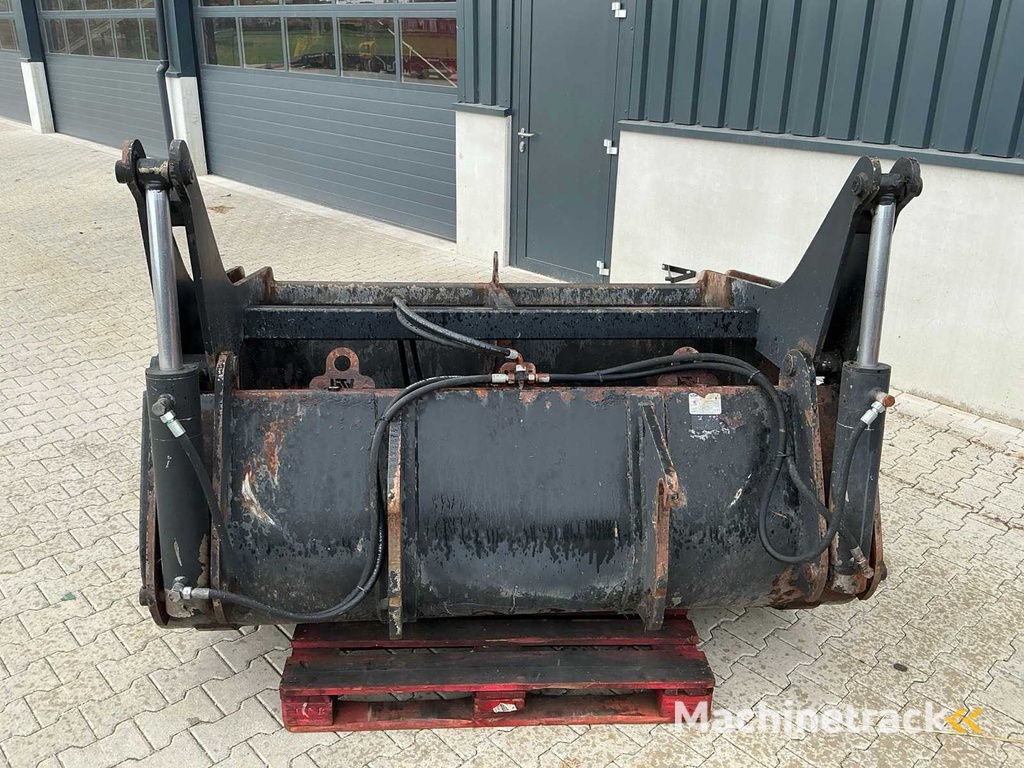 2013 VTM PHB2000WM Pelican bucket