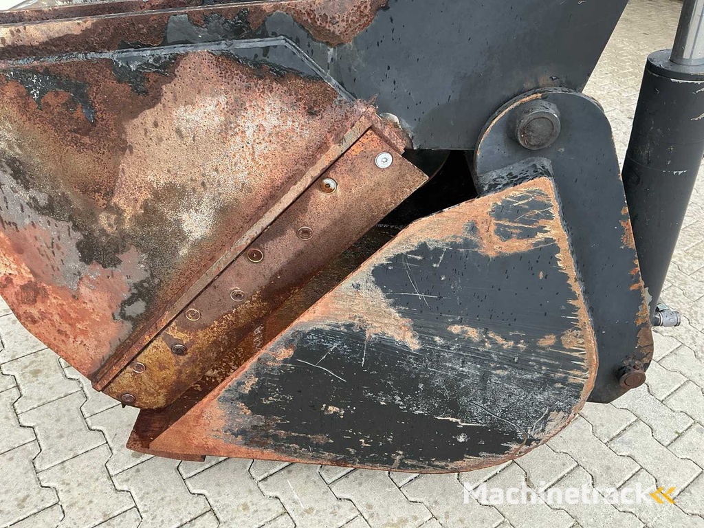 2013 VTM PHB2000WM Pelican bucket