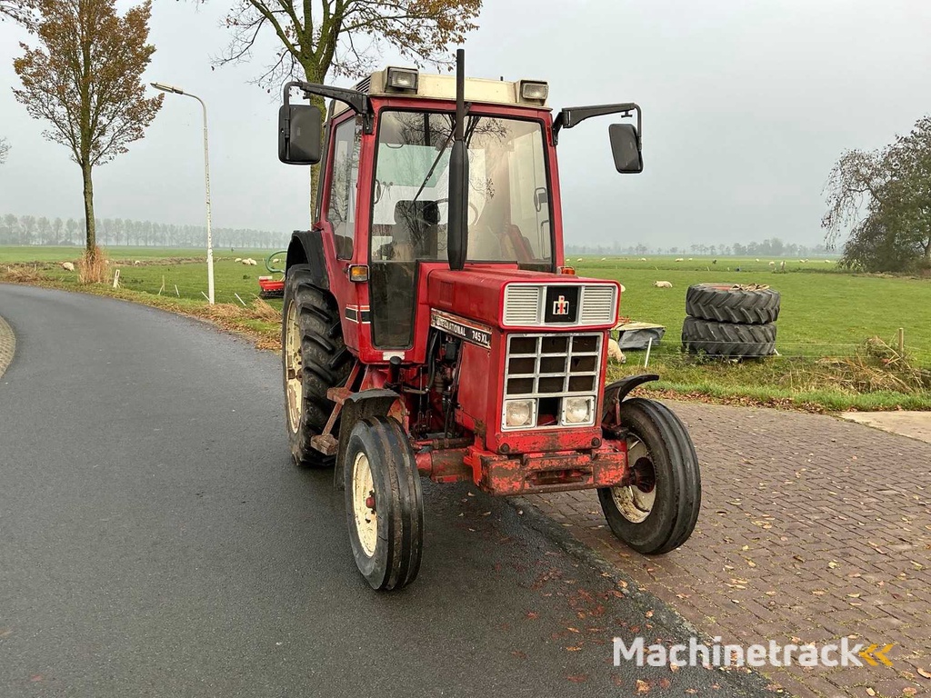 1981 International 745xl Tweewielaangedreven landbouwtractor