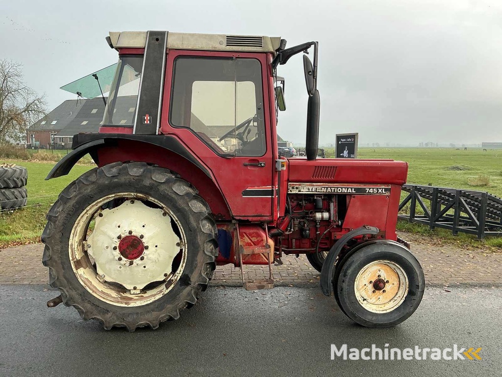 1981 International 745xl Tweewielaangedreven landbouwtractor