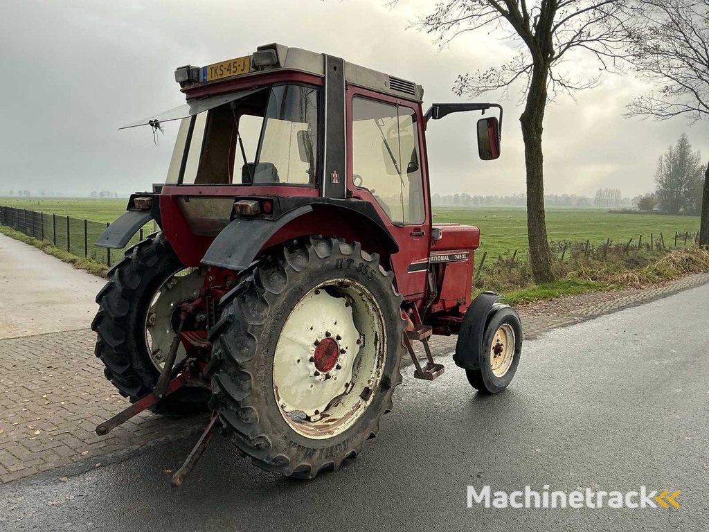 1981 International 745xl Tweewielaangedreven landbouwtractor