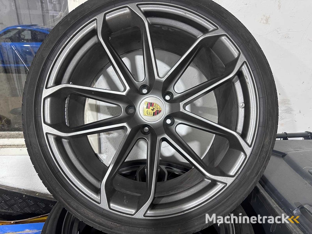 PORSCHE - Cayenne - 22" 5x130 5J