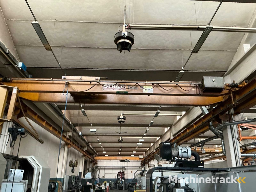 S.TRA. F Bovenloopkraan 5 ton.