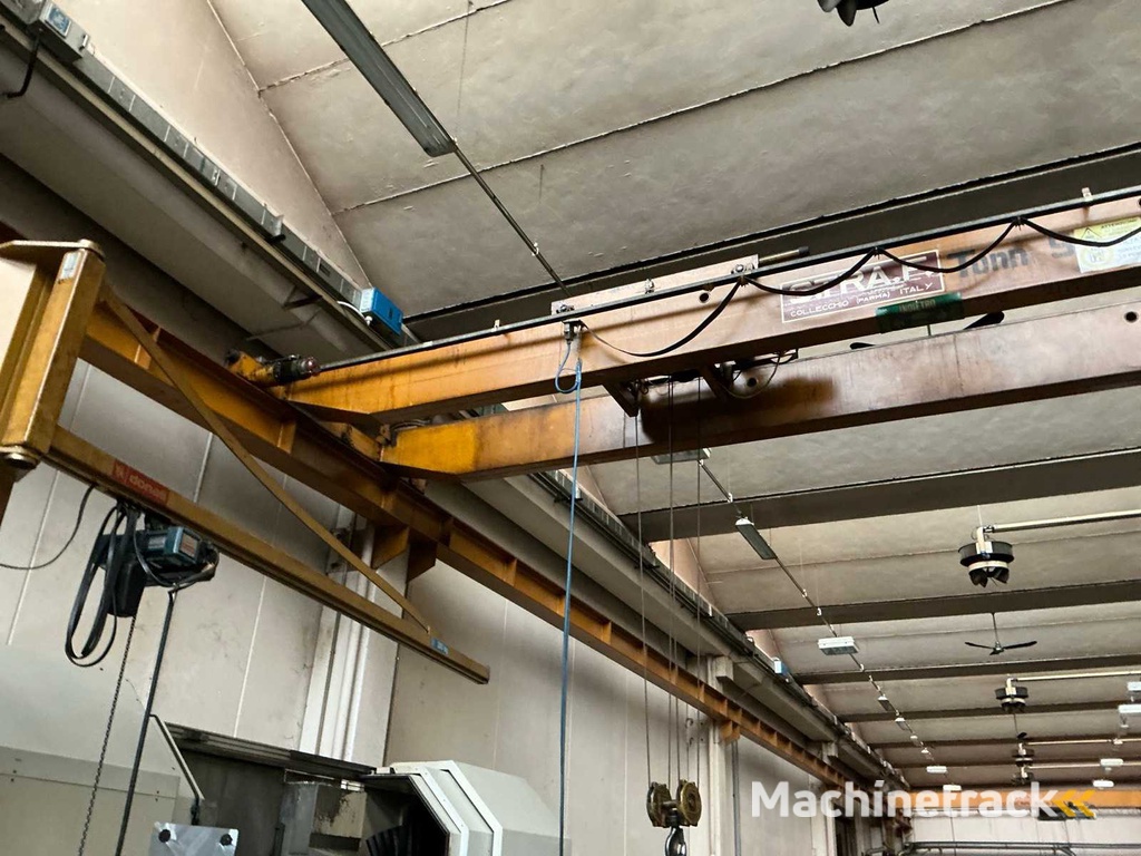 S.TRA. F Bovenloopkraan 5 ton.