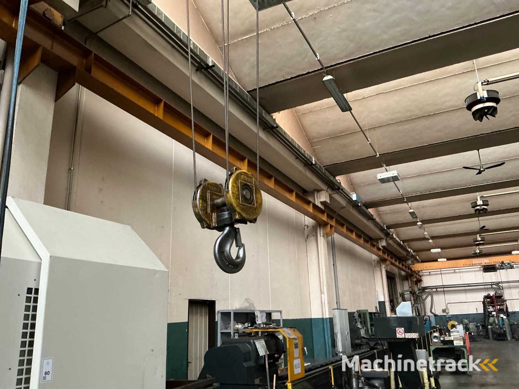 S.TRA. F Bovenloopkraan 5 ton.