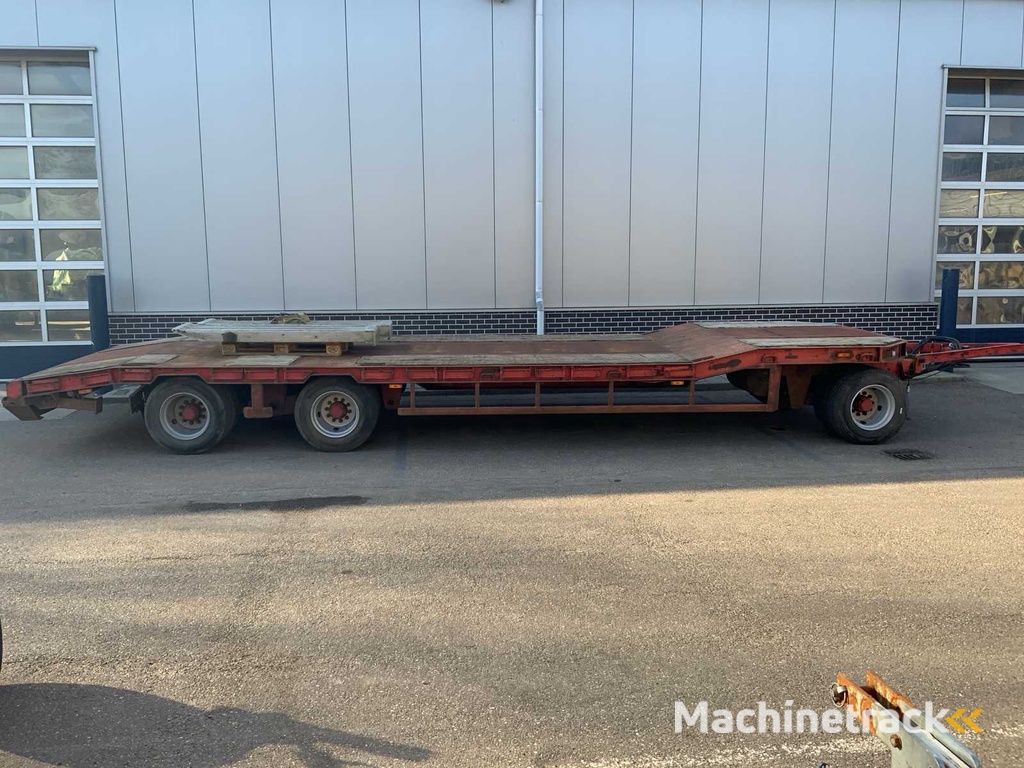 1999 Kröger nutzfahrzeuge 3-axle Ramp