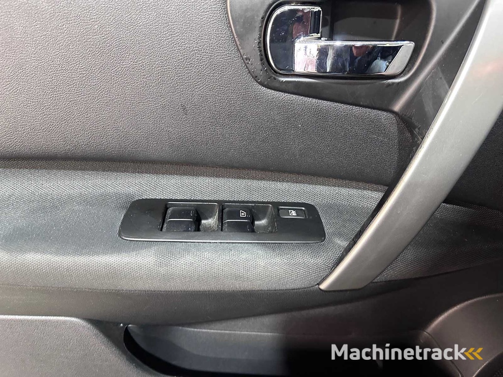 Nissan - Qashqai - 2.0 Connect Edition LPG 17-NXR-8