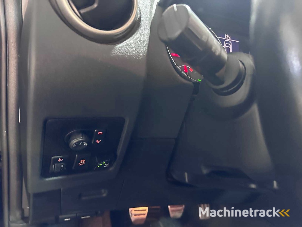 Nissan - Qashqai - 2.0 Connect Edition LPG 17-NXR-8