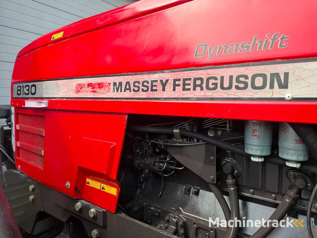 1997 Massey Ferguson 8130 Dynashift Vierwielaangedreven landbouwtractor