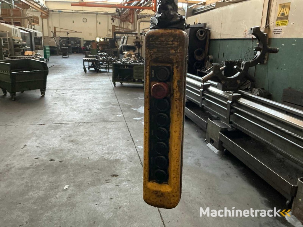 1992 S.TRA. F Bovenloopkraan 4 ton.