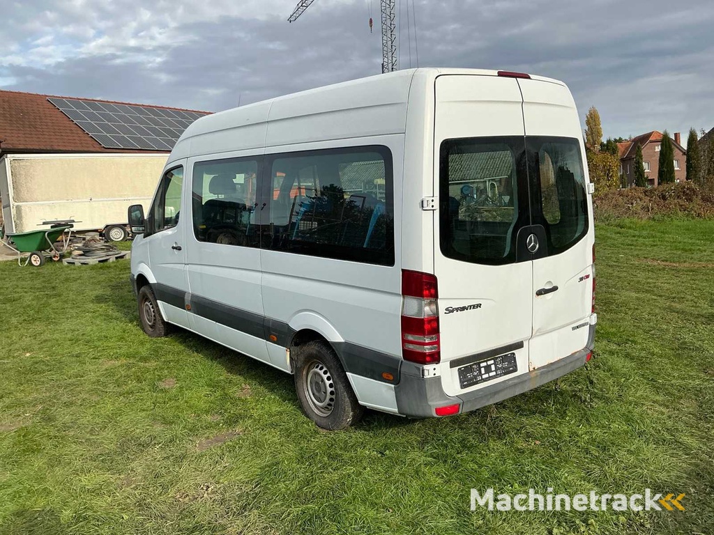 Mercedes-Benz 311CDI Minibus