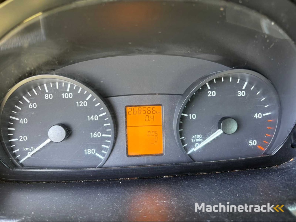 Mercedes-Benz 311CDI Minibus